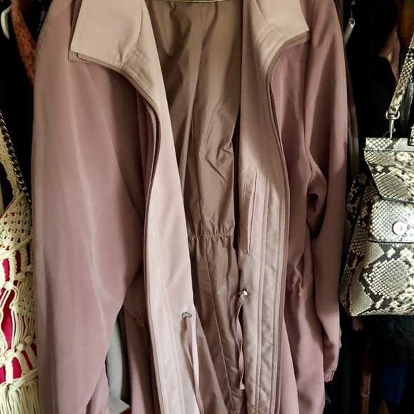 Jacket - Picture 3 of 4